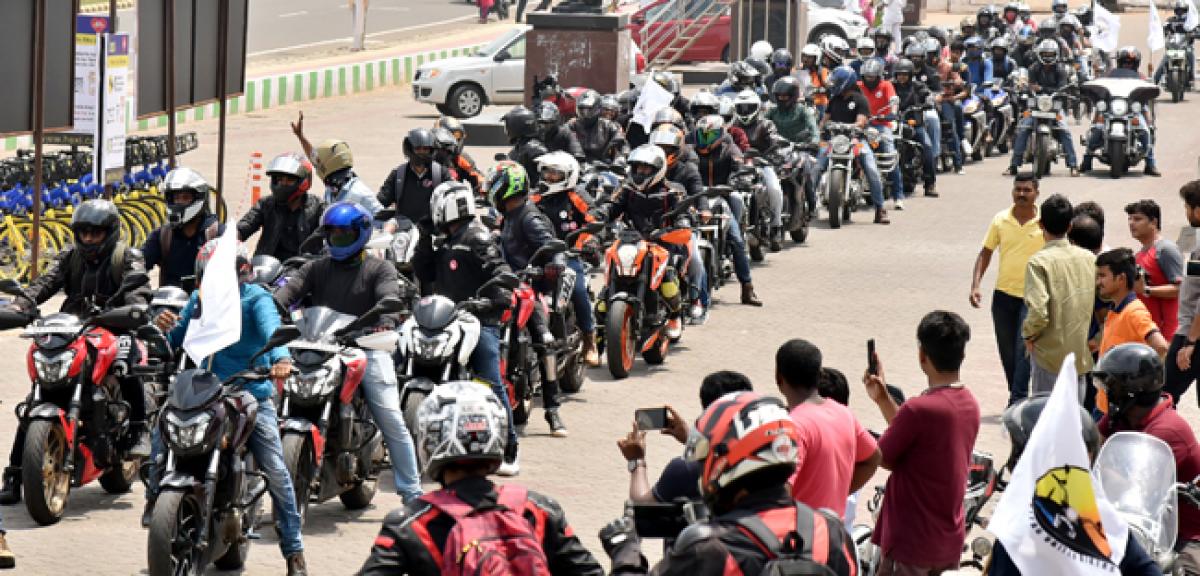 Hundreds of motorcycle enthusiasts take part in bike rally