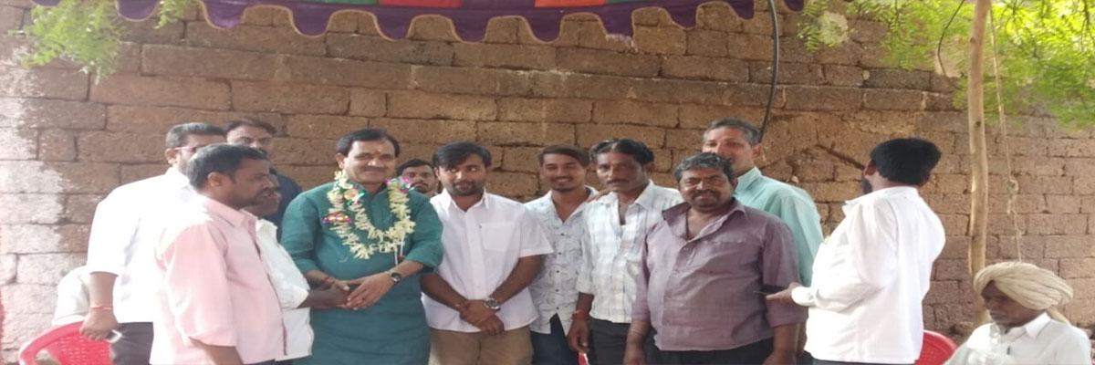 Bidar MP Bhagwanth Khuba visits Elloi village