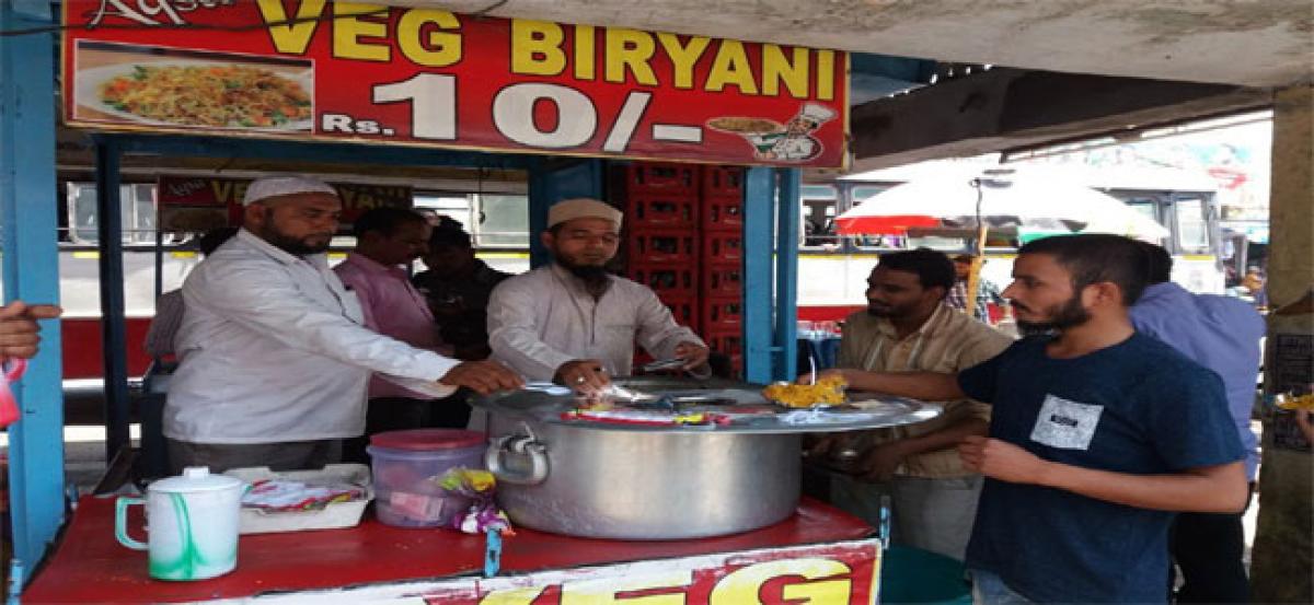 `10 Veg Biryani a relief  and relish to Afzal Gunj commuters