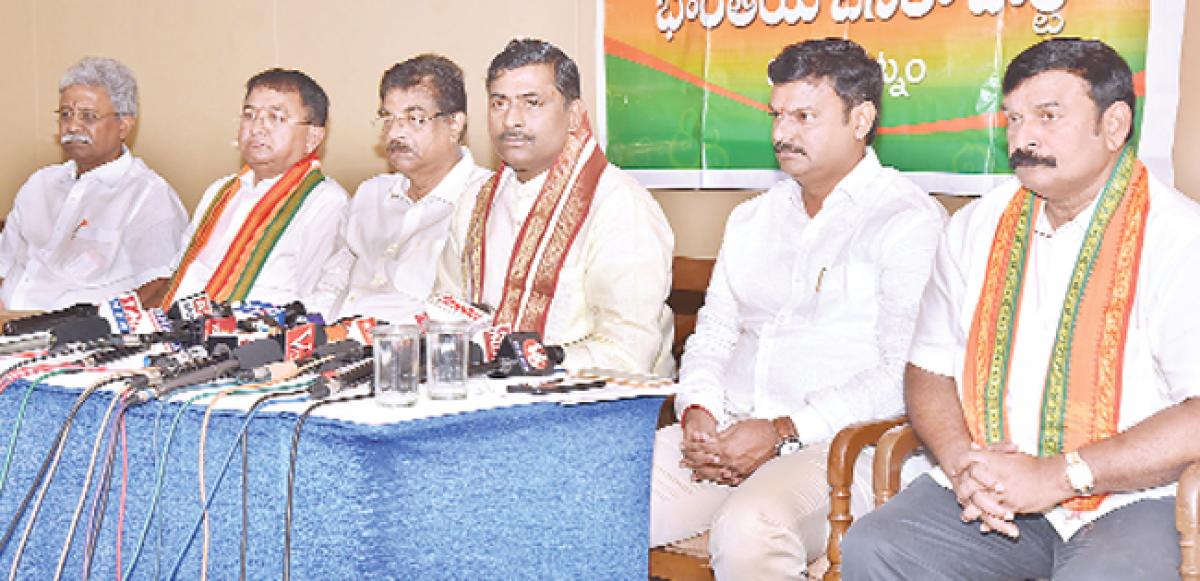 BJP to file cases against corrupt leaders in TDP