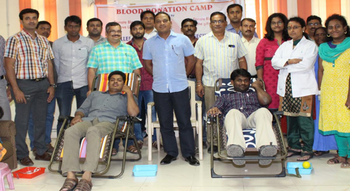 Controller of Defence Accounts Secunderabad organises blood donation camp