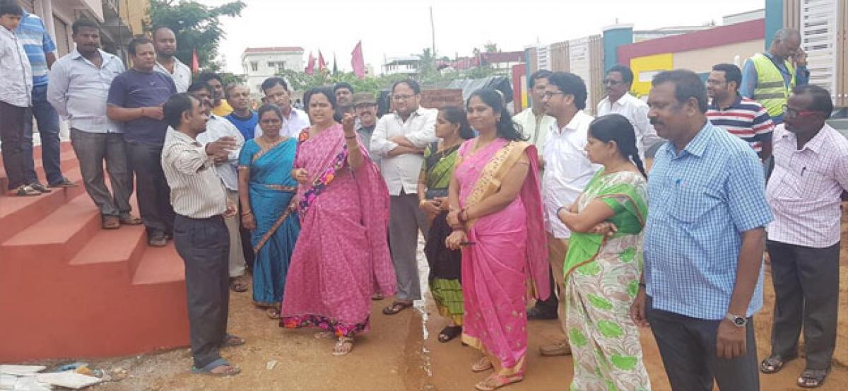 Lakshmi tours Police Colony, Maruthi Nagar