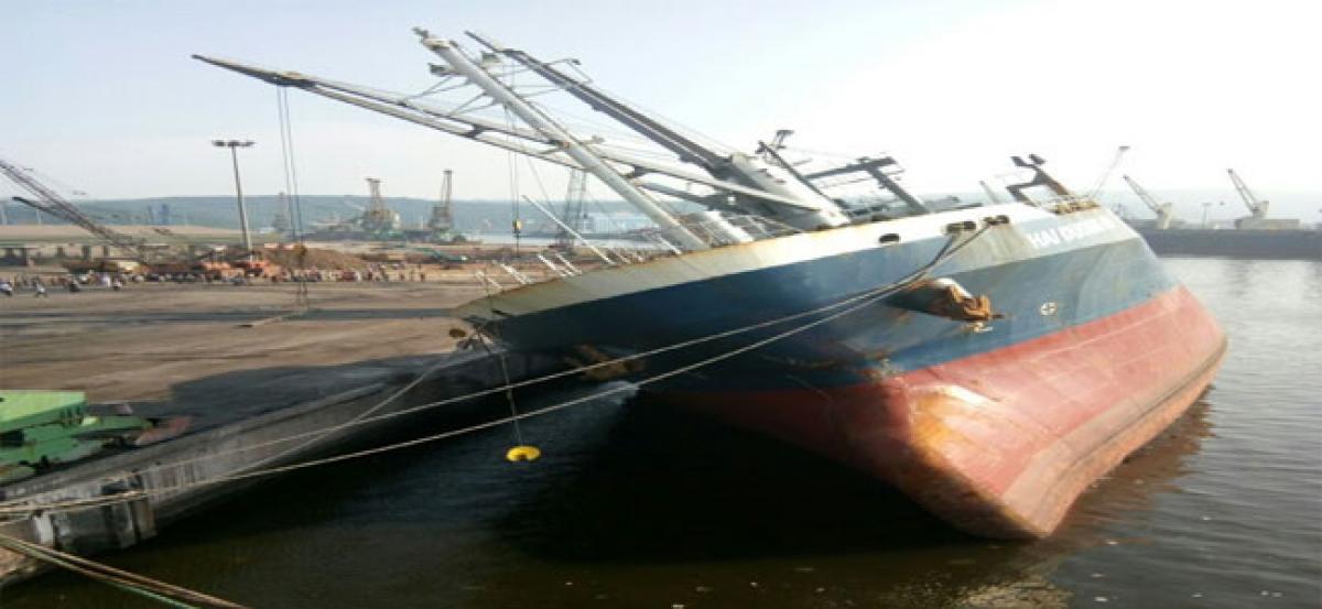 Vietnamese merchant vessel tilts while loading