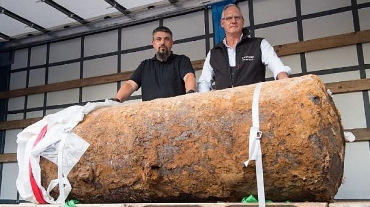 Blockbuster WWII bomb defused after mass evacuation of 60,000 in Frankfurt