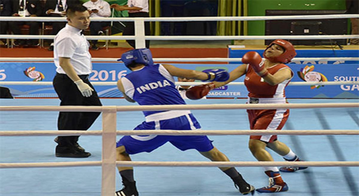 Indian women boxers rewarded