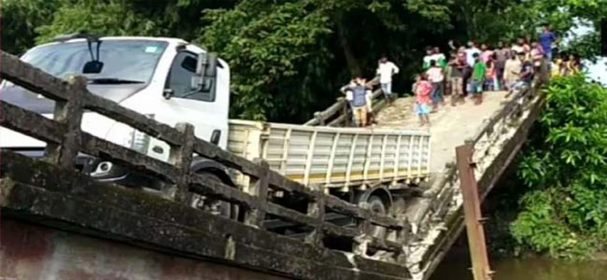 West Bengal: Another bridge collapses, one injured in Siliguri