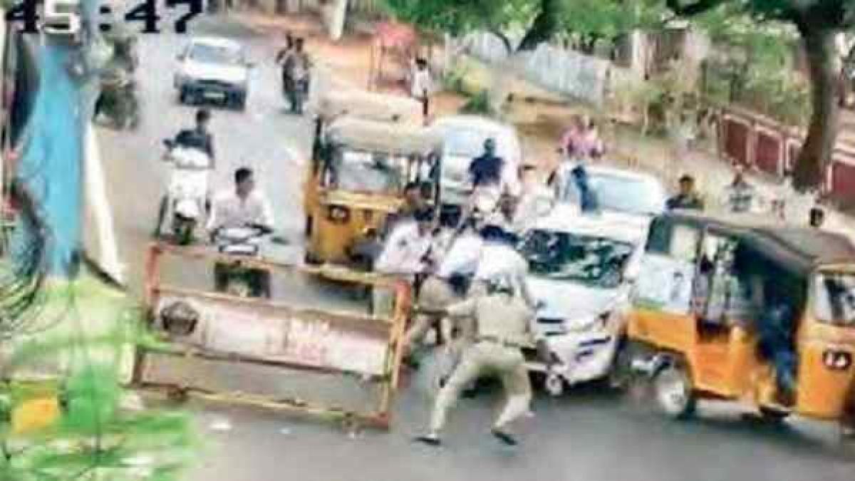 Youth mows down traffic constable in Kakinada