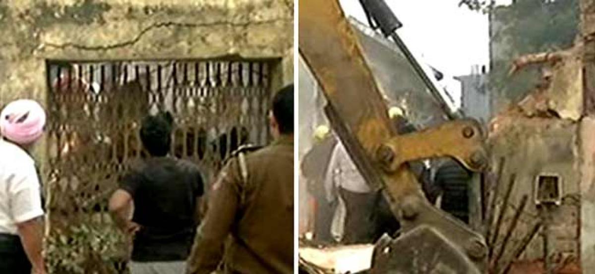 60-year-old building collapses in Delhi