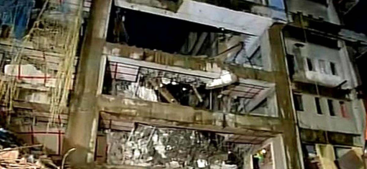 5 trapped after 6-storey building collapses in Mumbai