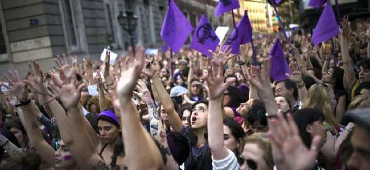 Protests in Spain as 5 men cleared of teenagers gangrape