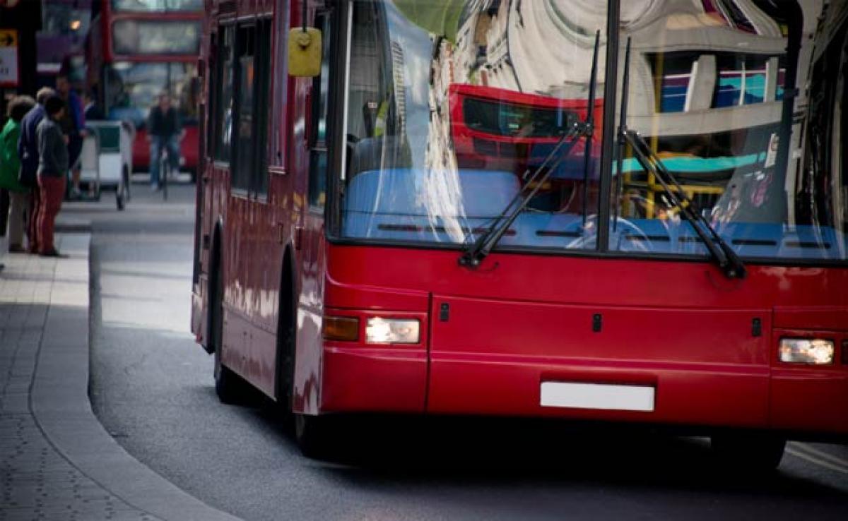 London Double-Decker Bus Crashes Into Building, Passengers Injured