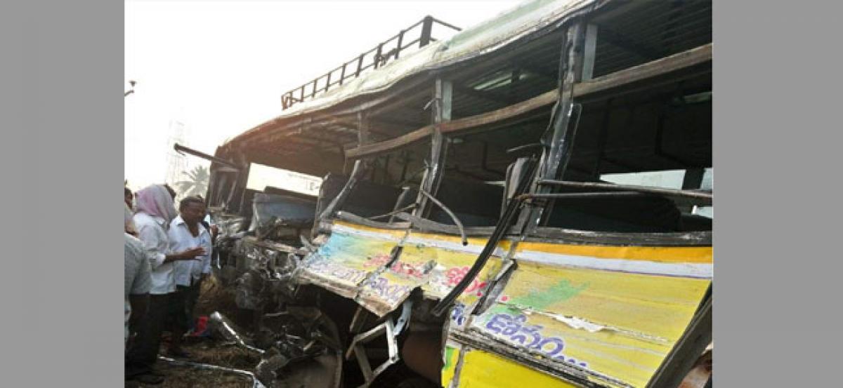 Five killed in Andhra bus accident