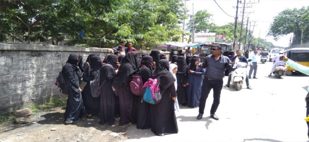 Girl students hold demonstration, demand bus-shelter