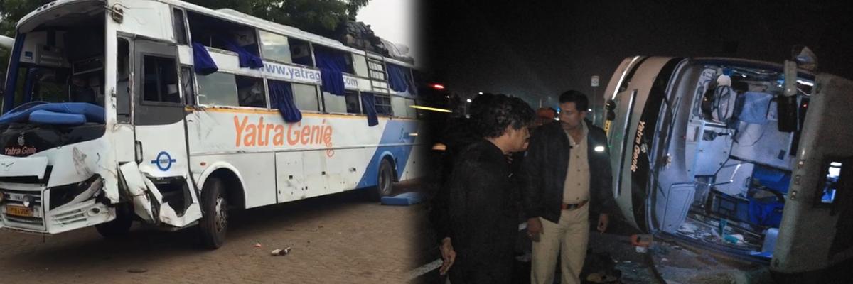 YatraGenie bus overturns at Surareddy Palem, eight severely injured