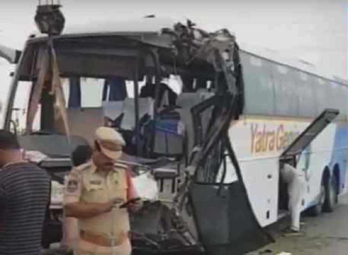 Five passengers injured as bus rams into acid tanker