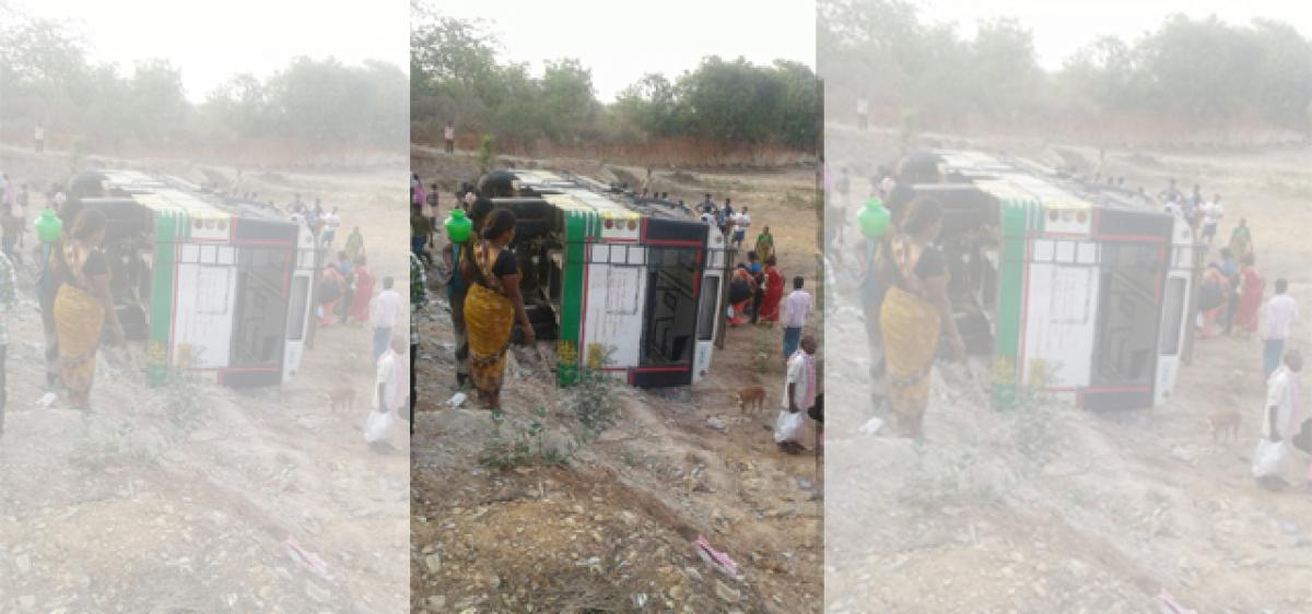 25 hurt as RTC bus overturns