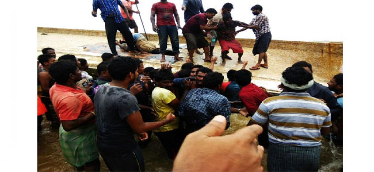 One missing as boat capsizes in Bay of Bengal