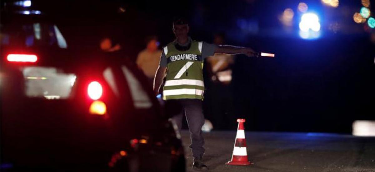 1 killed as BMW crashes into pizzeria in Paris