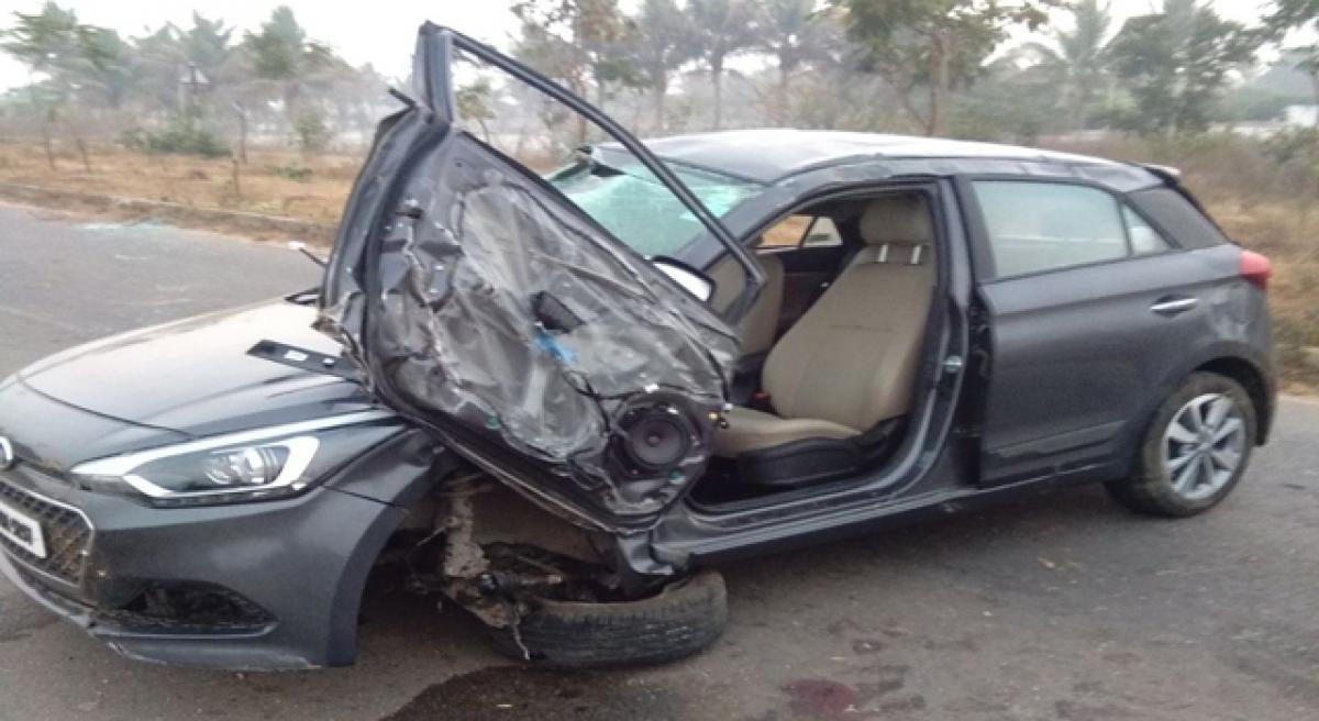 Girl student killed, two pals injured in ORR car crash