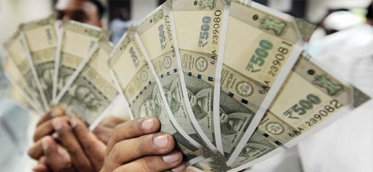 Public swindled of  Rs3 crore