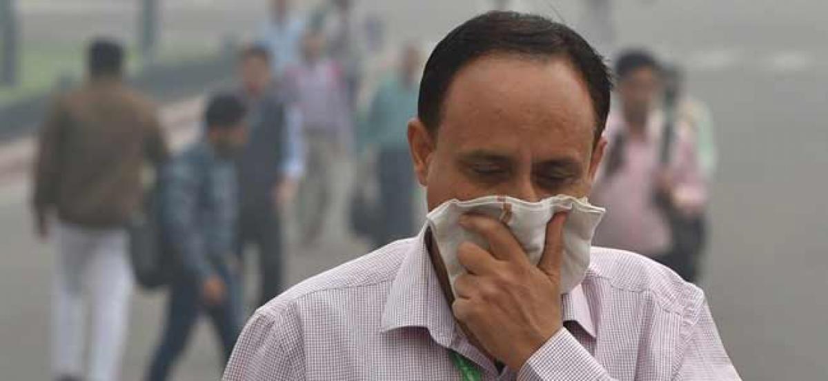 Thick haze engulfs Delhi, air quality remains in severe category