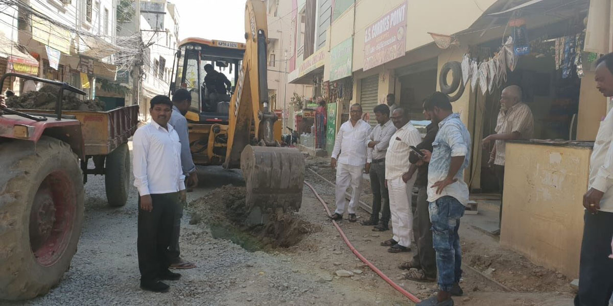 CC road works inspected by Corporator Dodla Venkatesh
