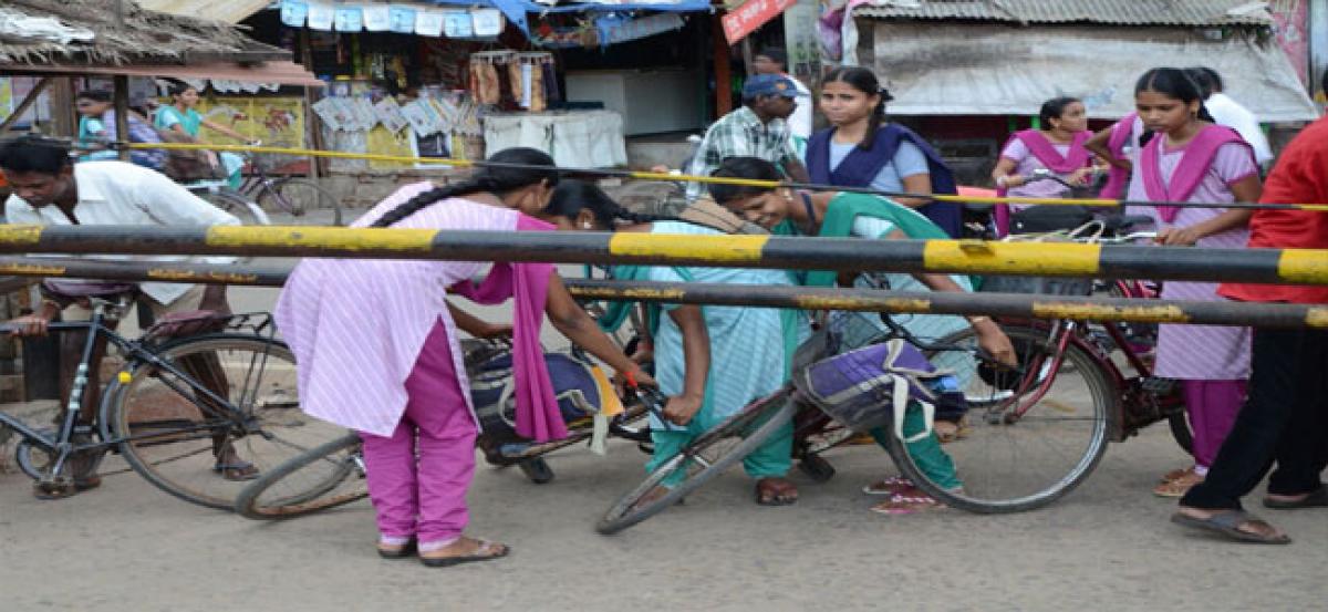 Traffic suspended at Powerpet Railway Station