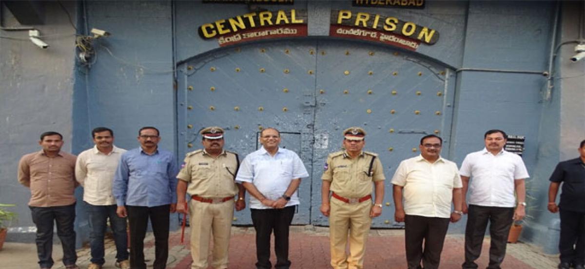 Somesh Kumar visits Central prison