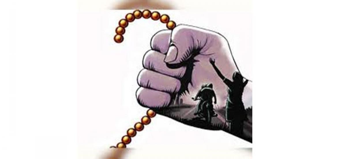 Chain snatching cases on the rise in Vizag
