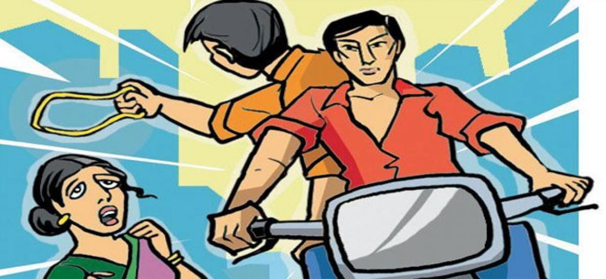 Students turning chain-snatchers for easy money