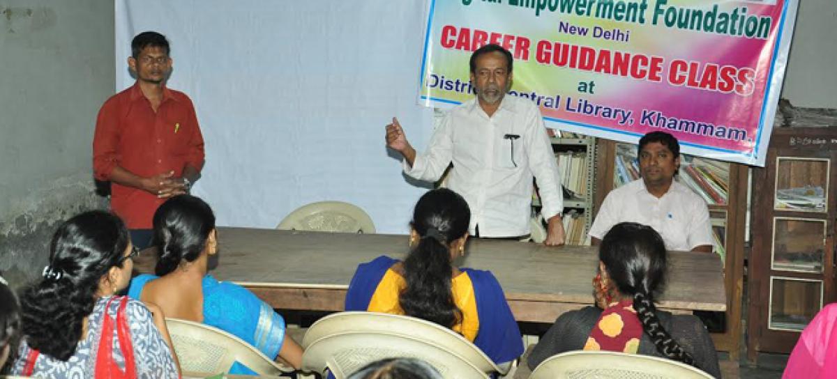 Need for career guidance for students stressed: Md Qamar