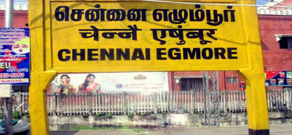 Chennai to Egmore train passengers robbed