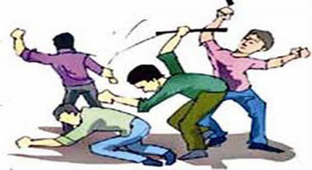 One hurt in group clash in Janapadu