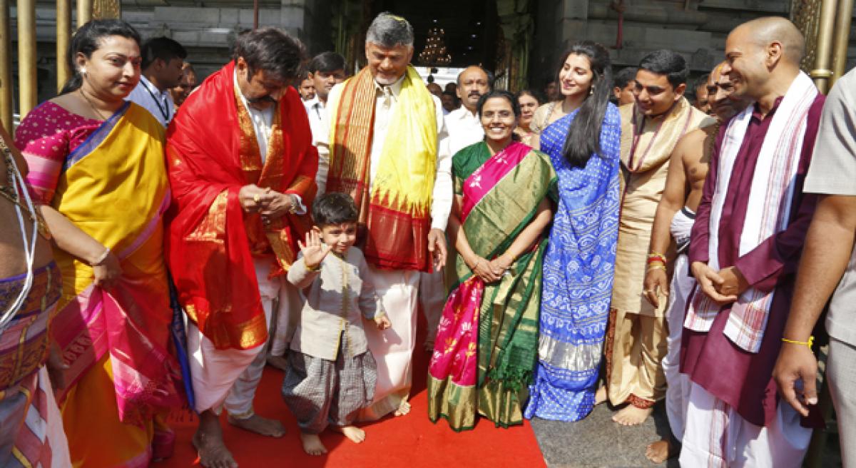 Chandrababu Naidu seeks divine help on Special Category Status