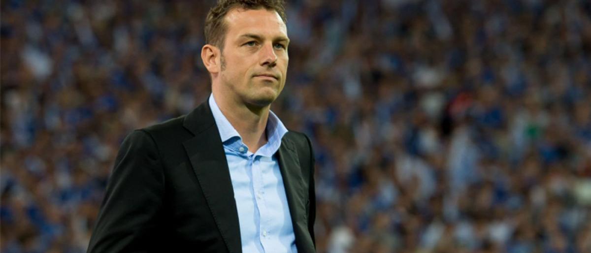 Stuttgart appoint Weinzierl as new coach