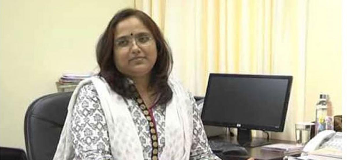 Women must emerge as united force: Collector