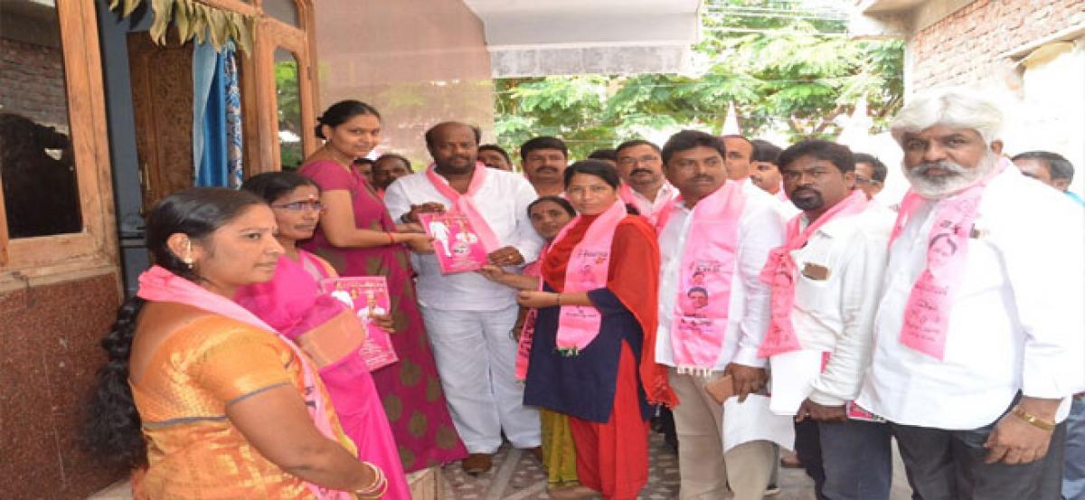 TRS candidate Muddagauni Rammohan Goud, corporator campaign at Hastinapuram