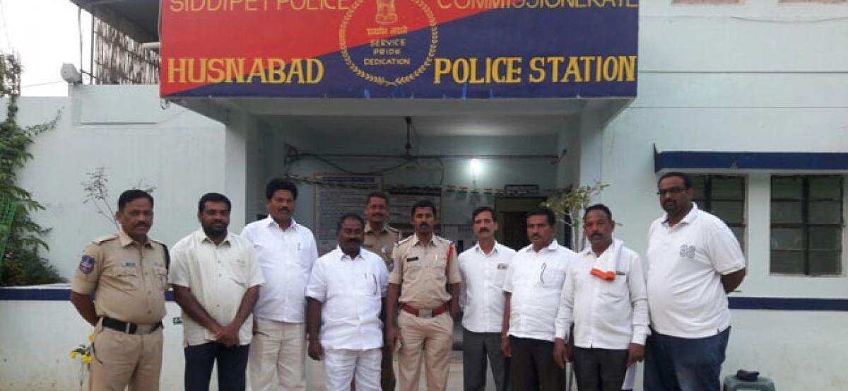 Congress leaders protest in Sangareddy