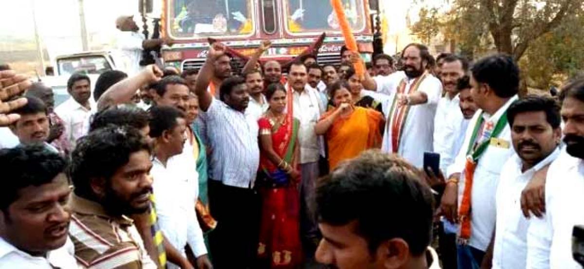 Congress to kick-start bus yatra in Telangana today