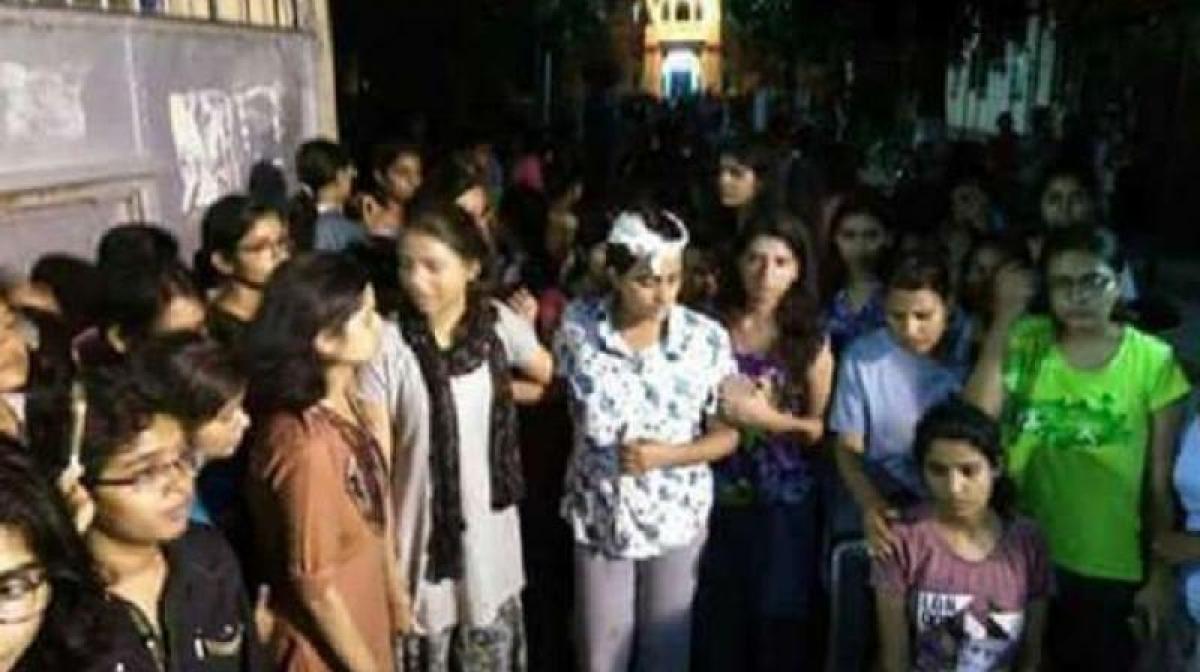 BHU molestation: Cops thrash student protesters, drag women by hair