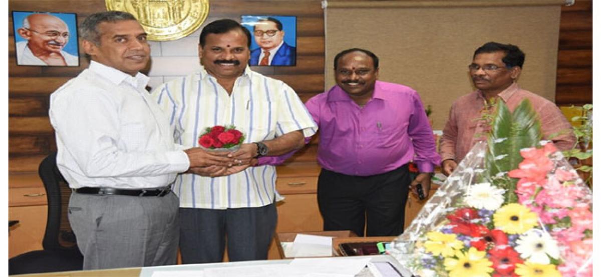 Telangana Gazetted Officer’s Association members meet Collector M Raghunandan Rao