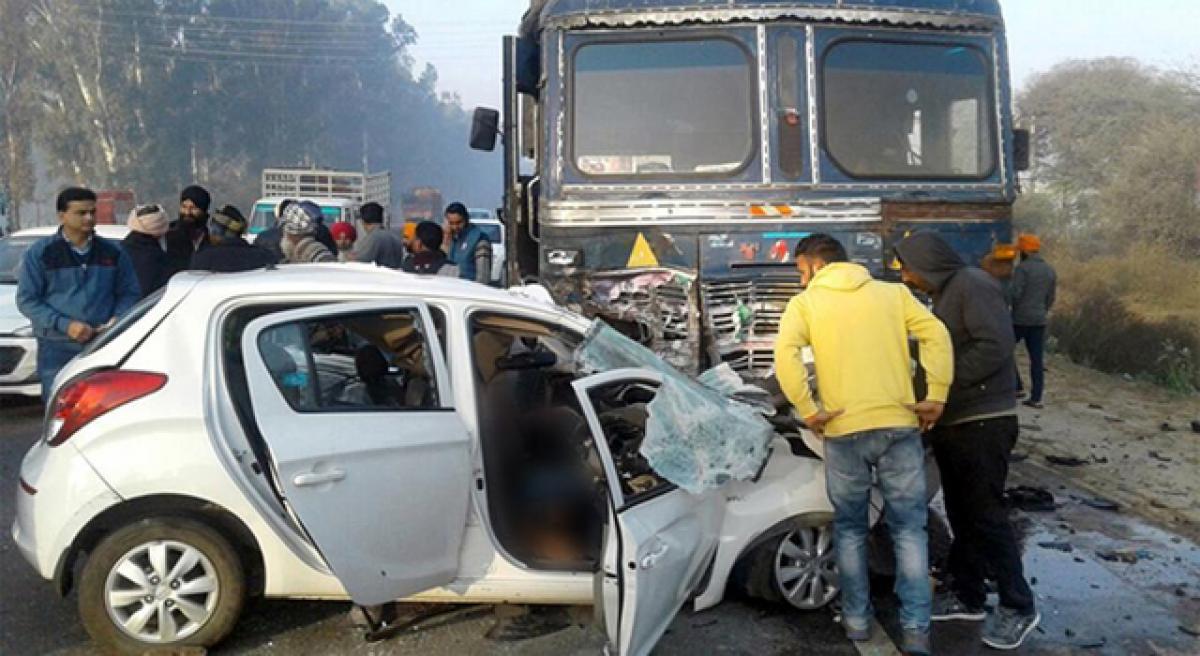 Car rams into lorry after tyre burst; Couple killed