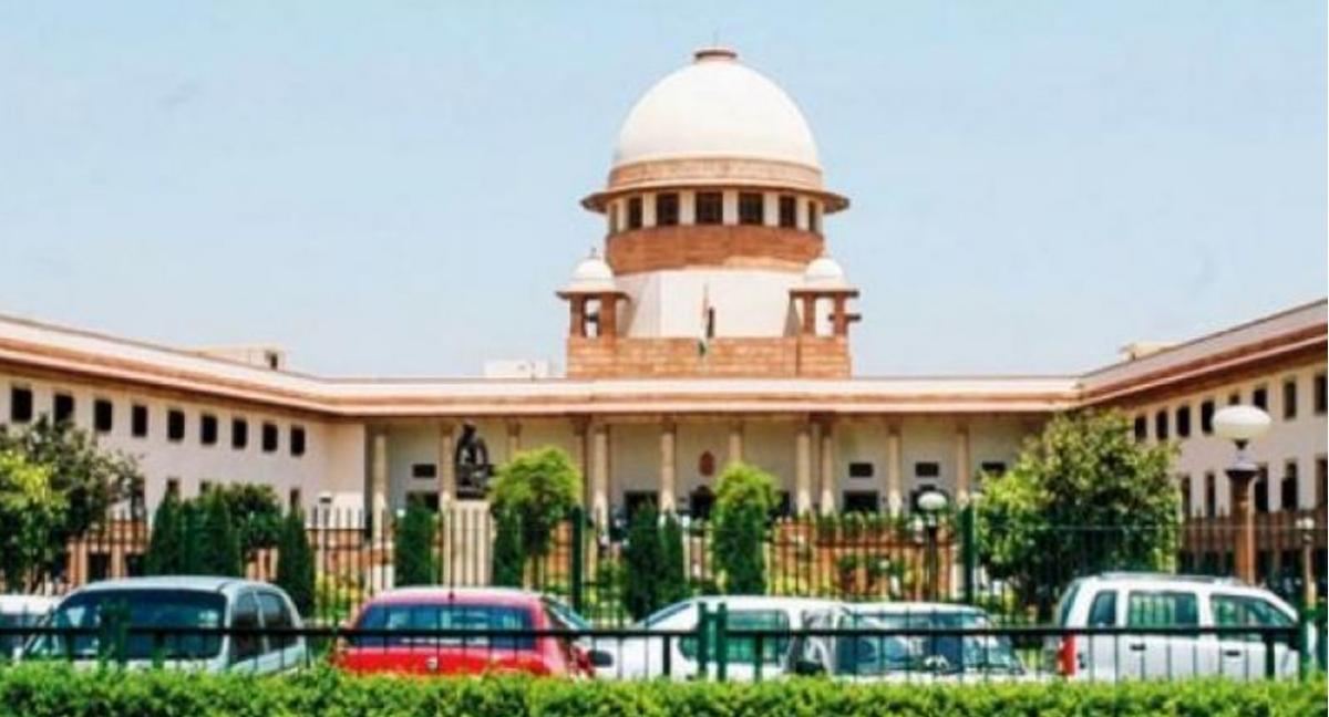 Supreme Court  issues notice to  Andhra Pradesh  over High Court bifurcation