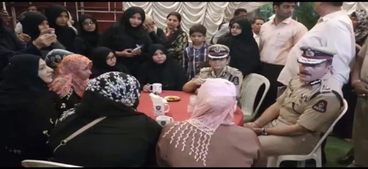 CP interacts with Muslim girl students at ‘Coffee with Cop’
