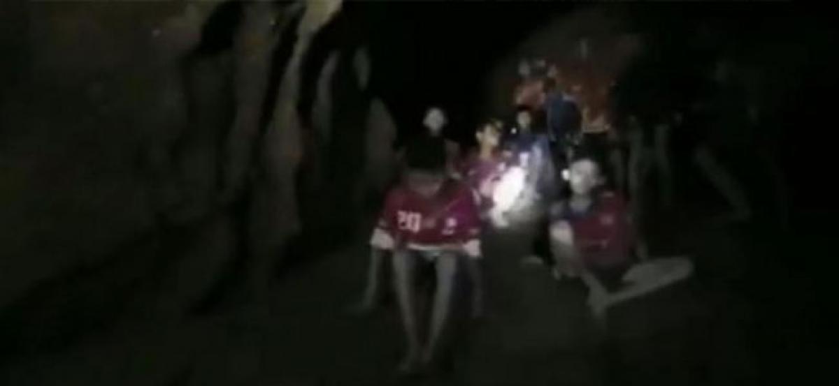 Could take weeks or even months to get boys out of Thai cave, say experts