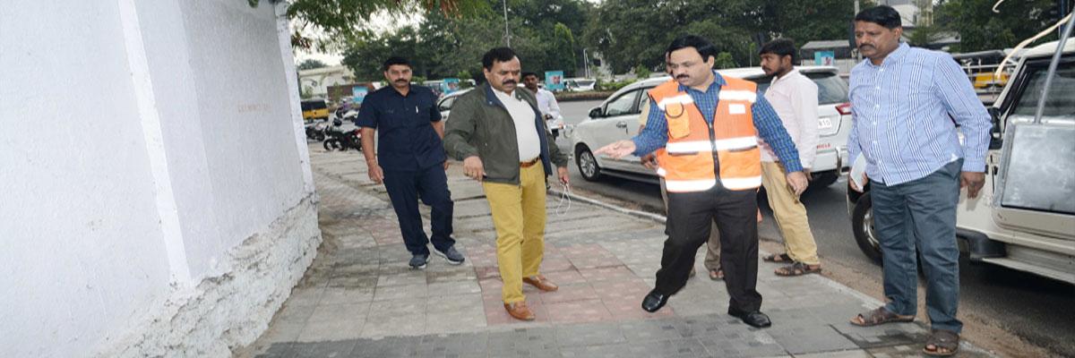 Dana Kishore conducts surprise inspections in Secunderabad