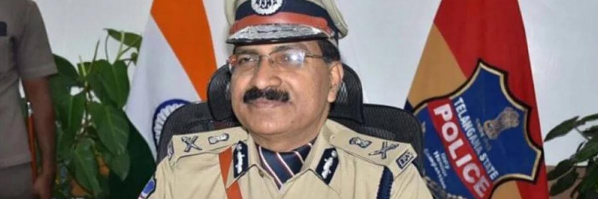 Telangana Assembly Elections 2018: DGP Casts vote at Chinmayi School in Kundanbagh