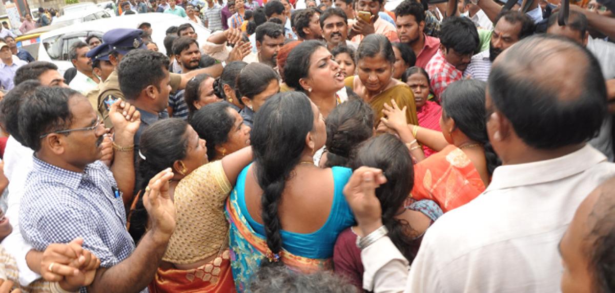 Roja stages dharna at Government General Hospital, arrested, released