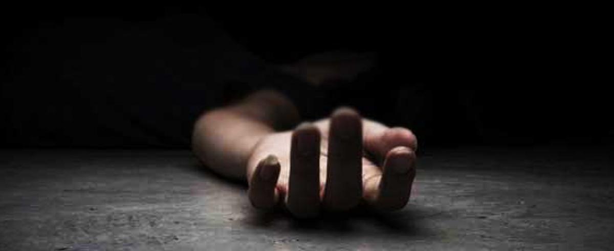 Woman dies after delivery, relatives stage dharna