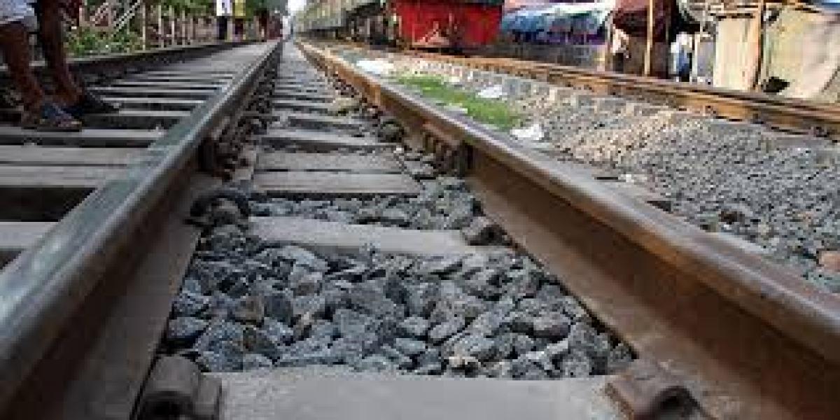 Labourer dies after being hit by train in Kachiguda